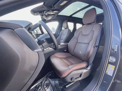 2023 Volvo XC60 B5 Plus Dark Theme