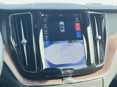 2023 Volvo XC60 B5 Plus Dark Theme