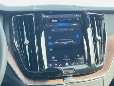 2023 Volvo XC60 B5 Plus Dark Theme