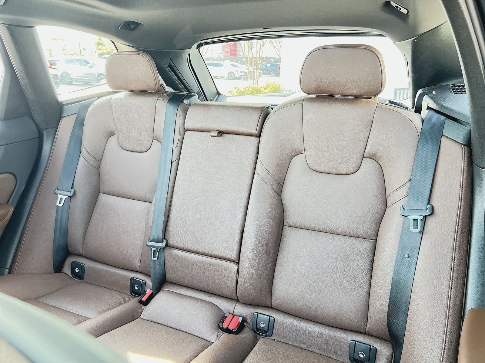 2023 Volvo XC60 B5 Plus Dark Theme