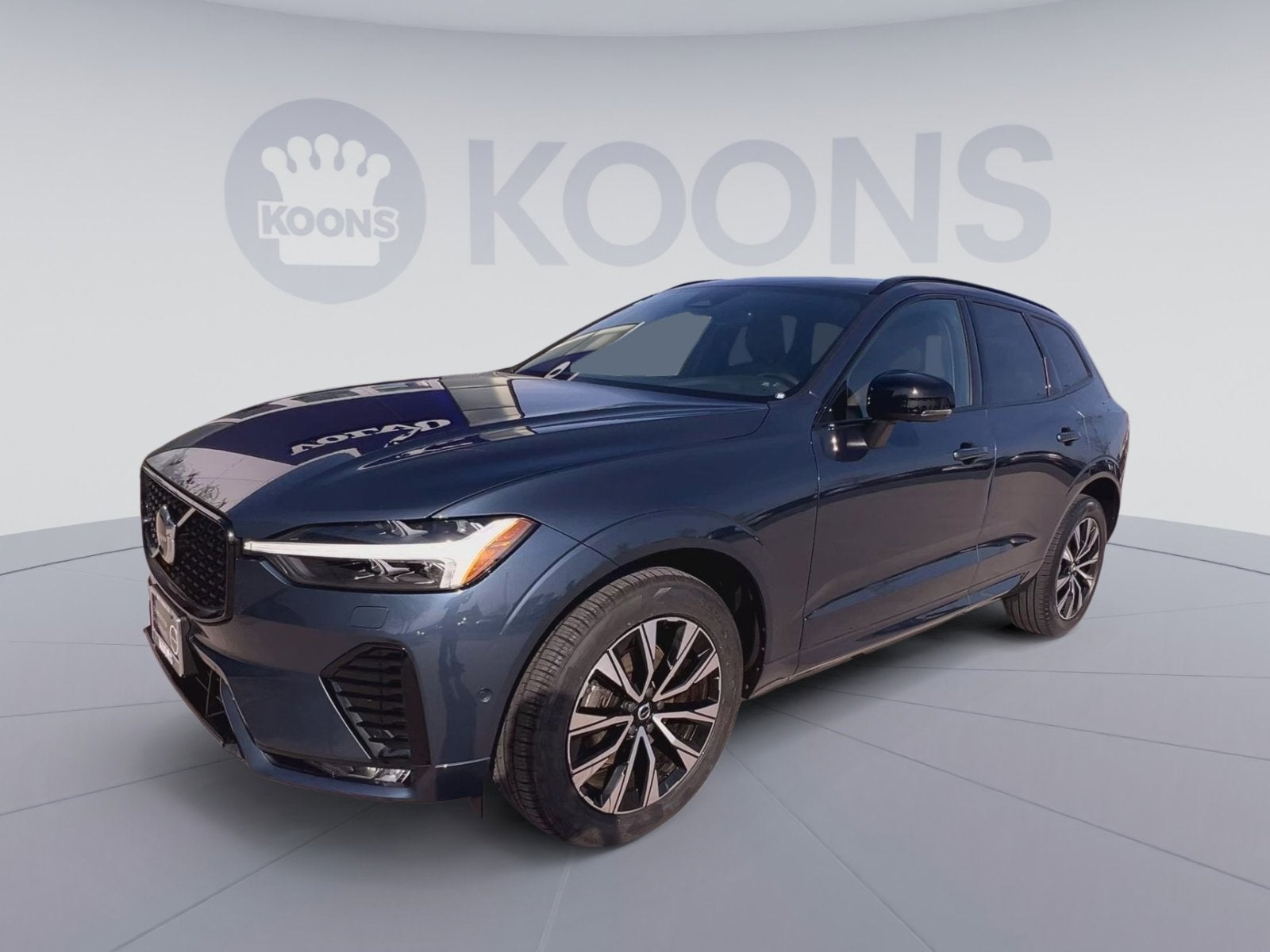 2023 Volvo XC60 B5 Plus Dark Theme