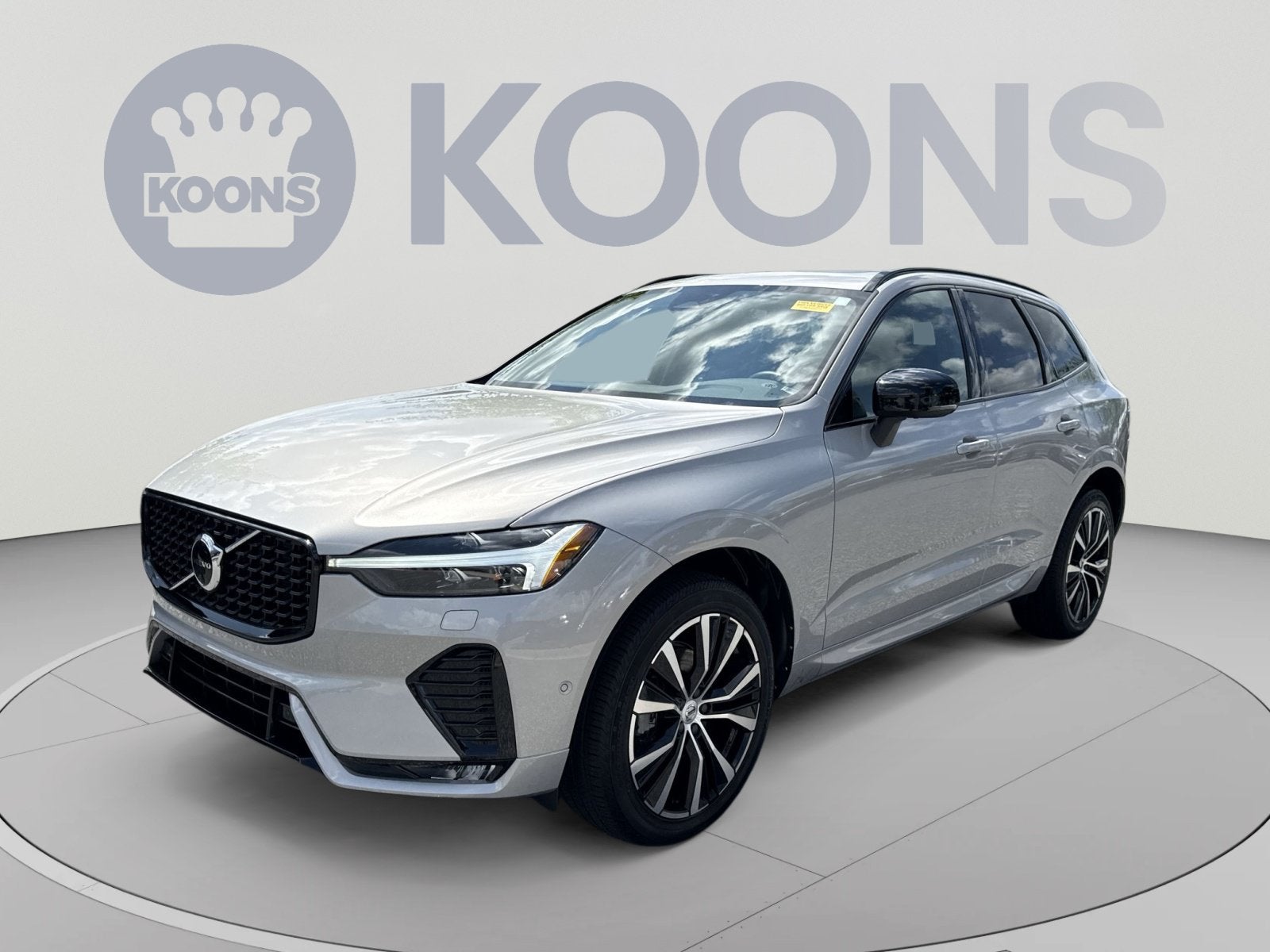 2023 Volvo XC60 B5 Plus Dark Theme