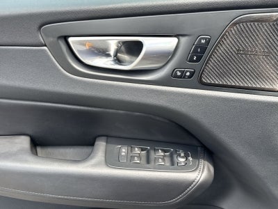 2023 Volvo XC60 B5 Plus Dark Theme