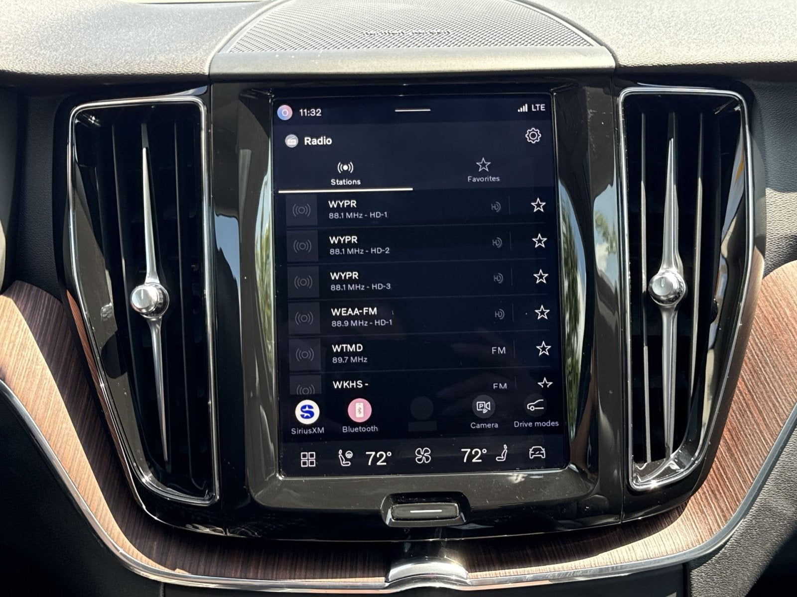 2023 Volvo XC60 B5 Plus Dark Theme