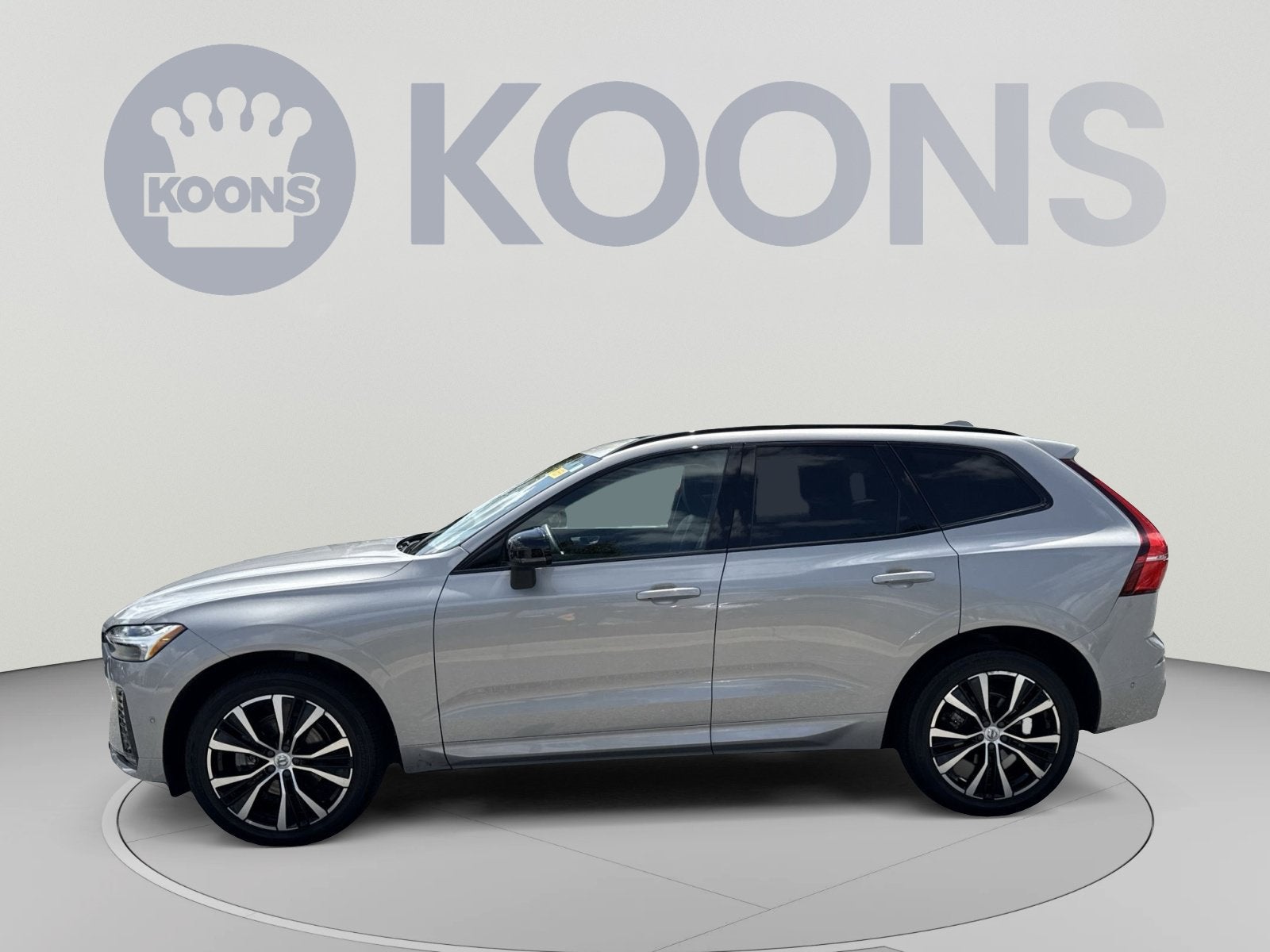2023 Volvo XC60 B5 Plus Dark Theme