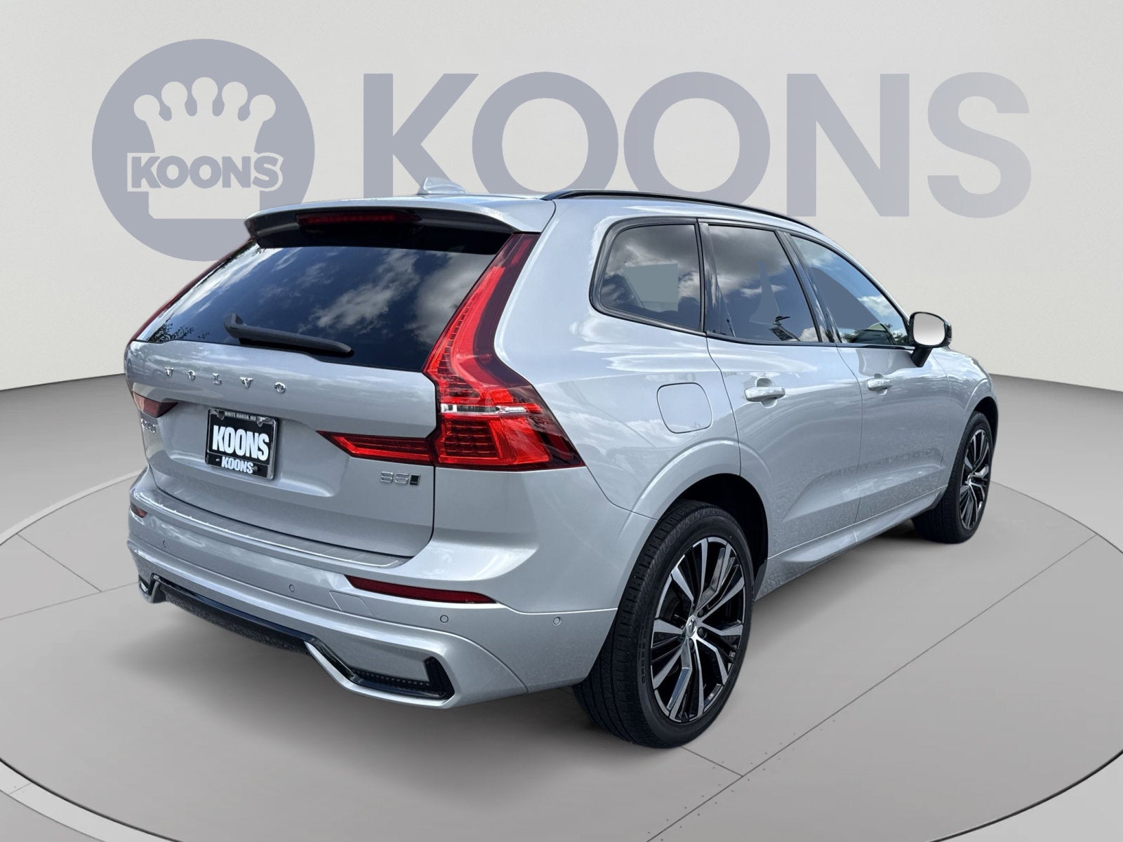 2023 Volvo XC60 B5 Plus Dark Theme