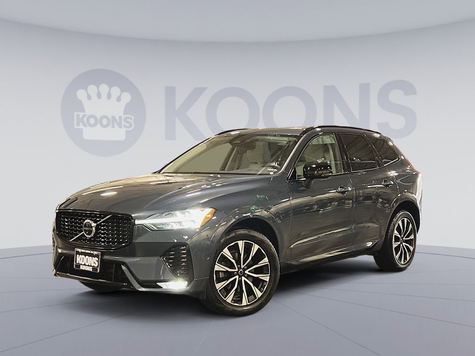 2023 Volvo XC60 B5 Plus Dark Theme