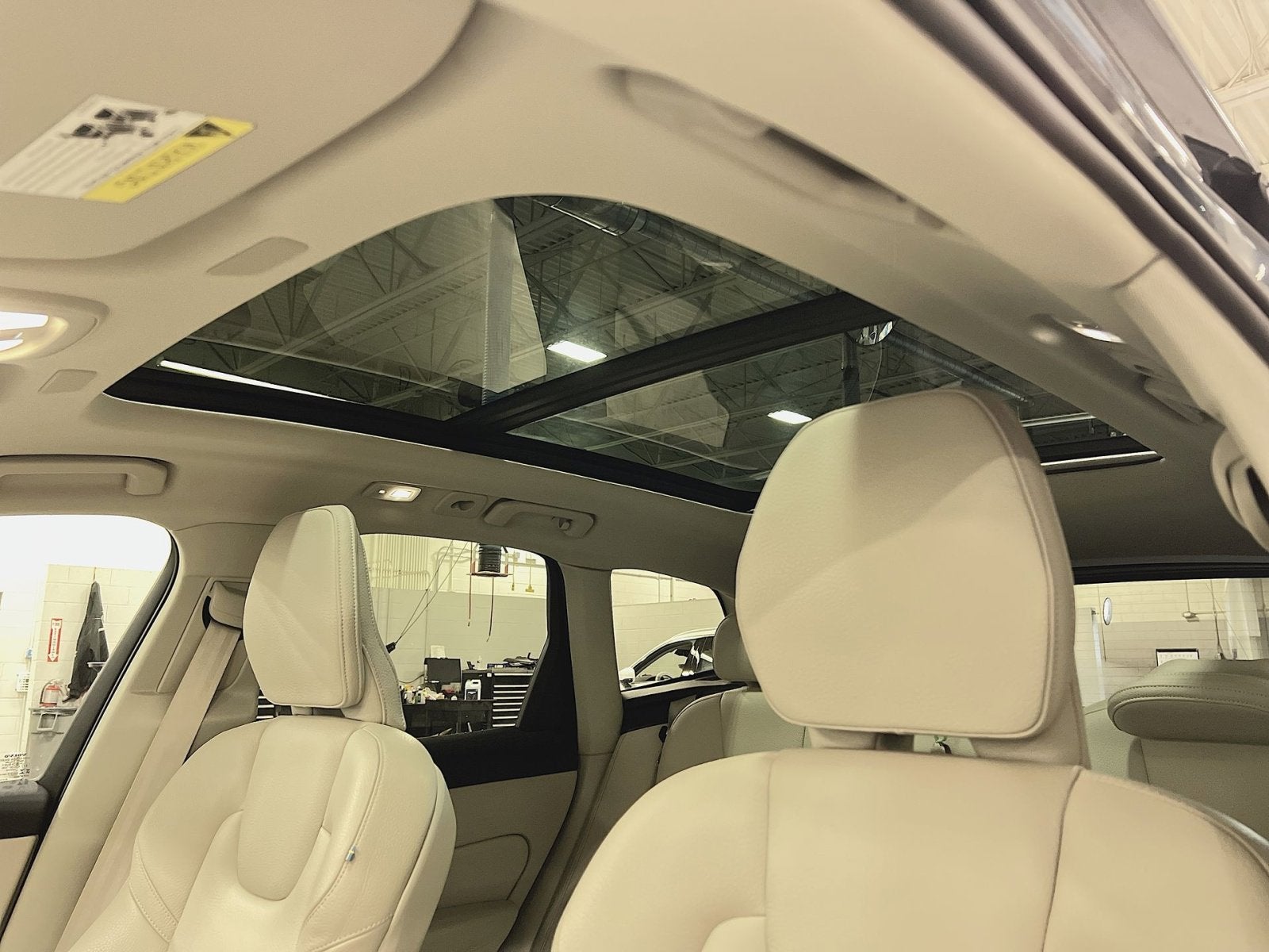 2023 Volvo XC60 B5 Plus Dark Theme