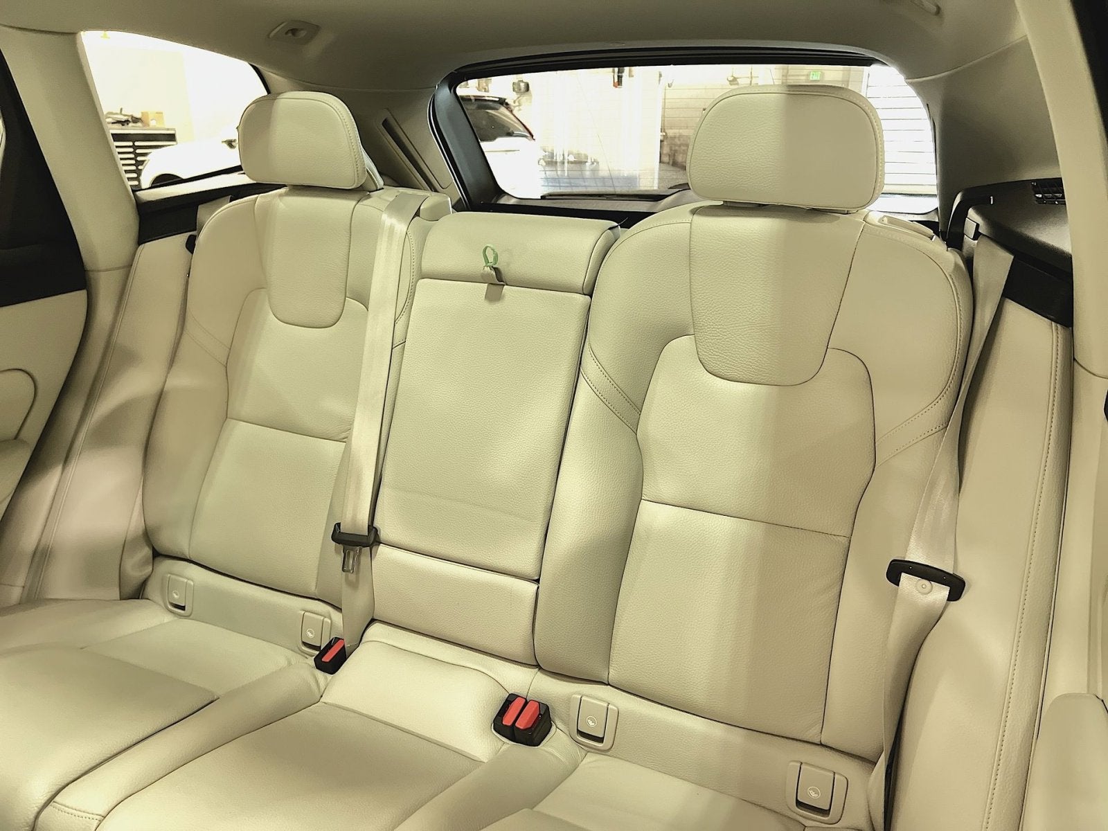 2023 Volvo XC60 B5 Plus Dark Theme