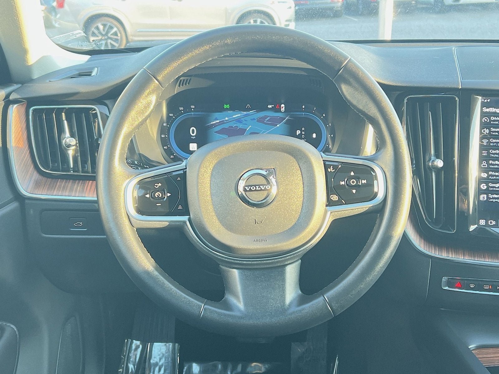 2023 Volvo XC60 B5 Plus Dark Theme