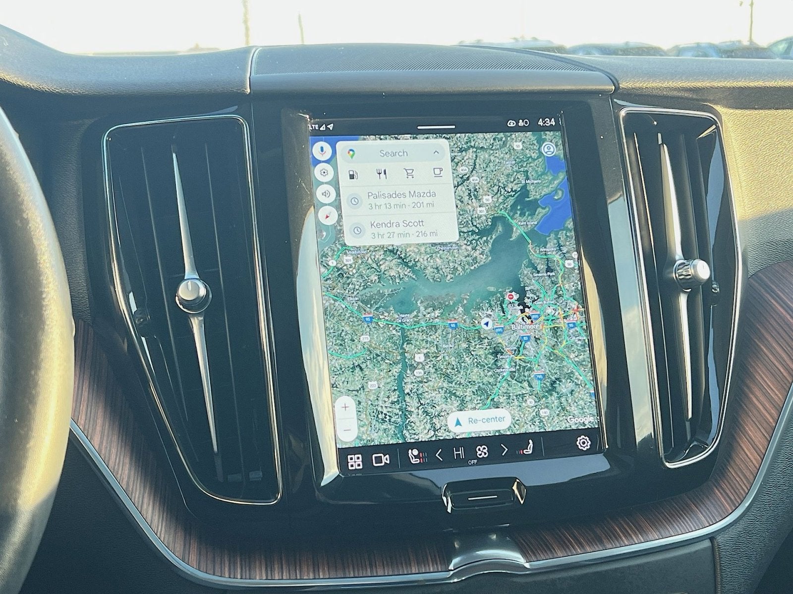 2023 Volvo XC60 B5 Plus Dark Theme