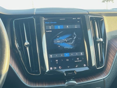 2023 Volvo XC60 B5 Plus Dark Theme