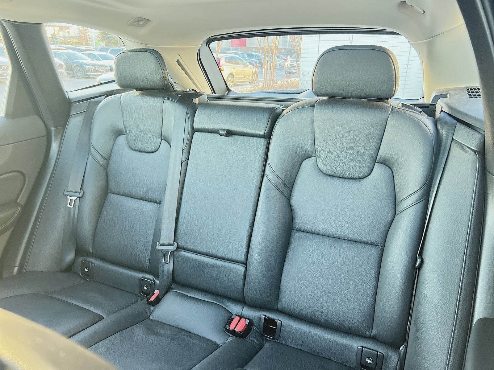 2023 Volvo XC60 B5 Plus Dark Theme