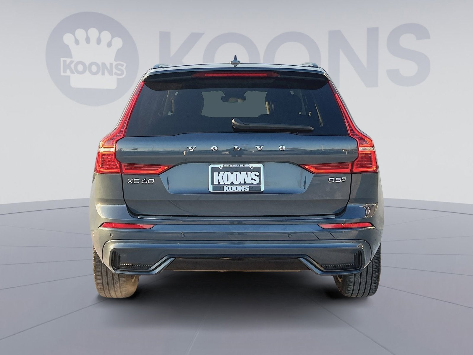 2023 Volvo XC60 B5 Plus Dark Theme