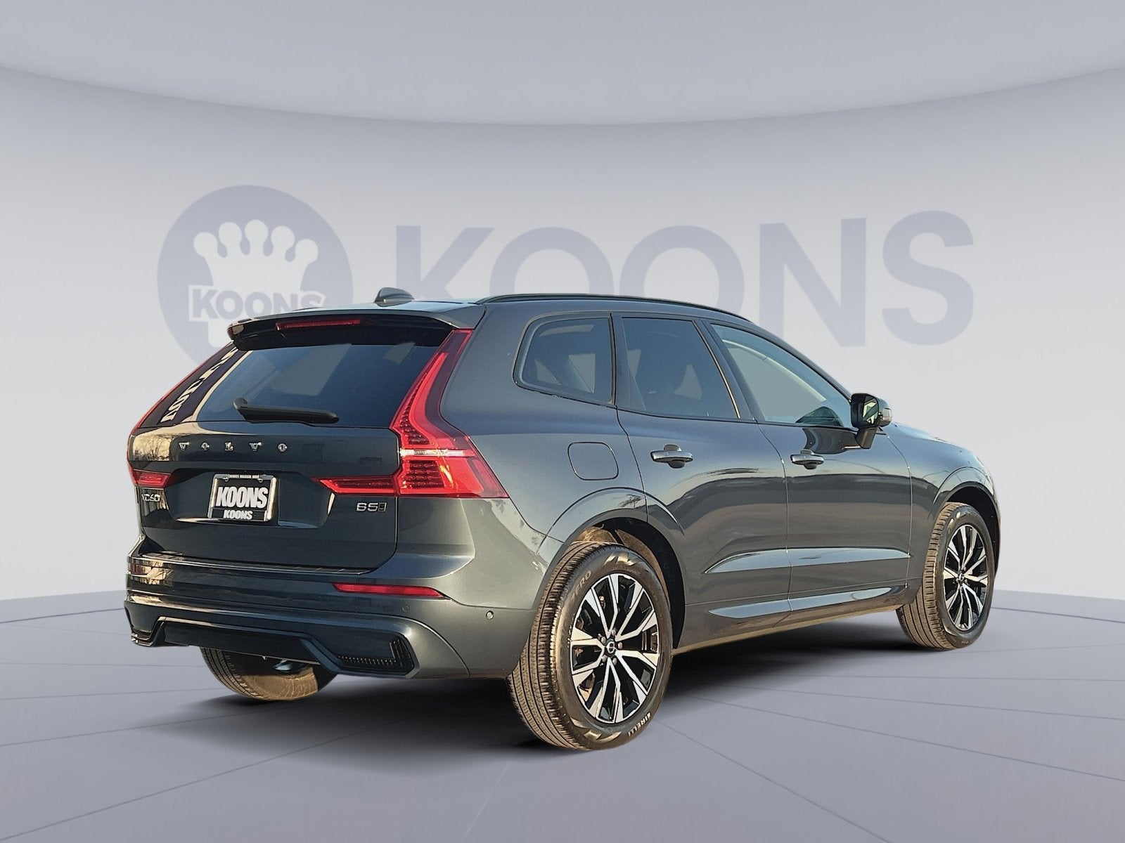 2023 Volvo XC60 B5 Plus Dark Theme