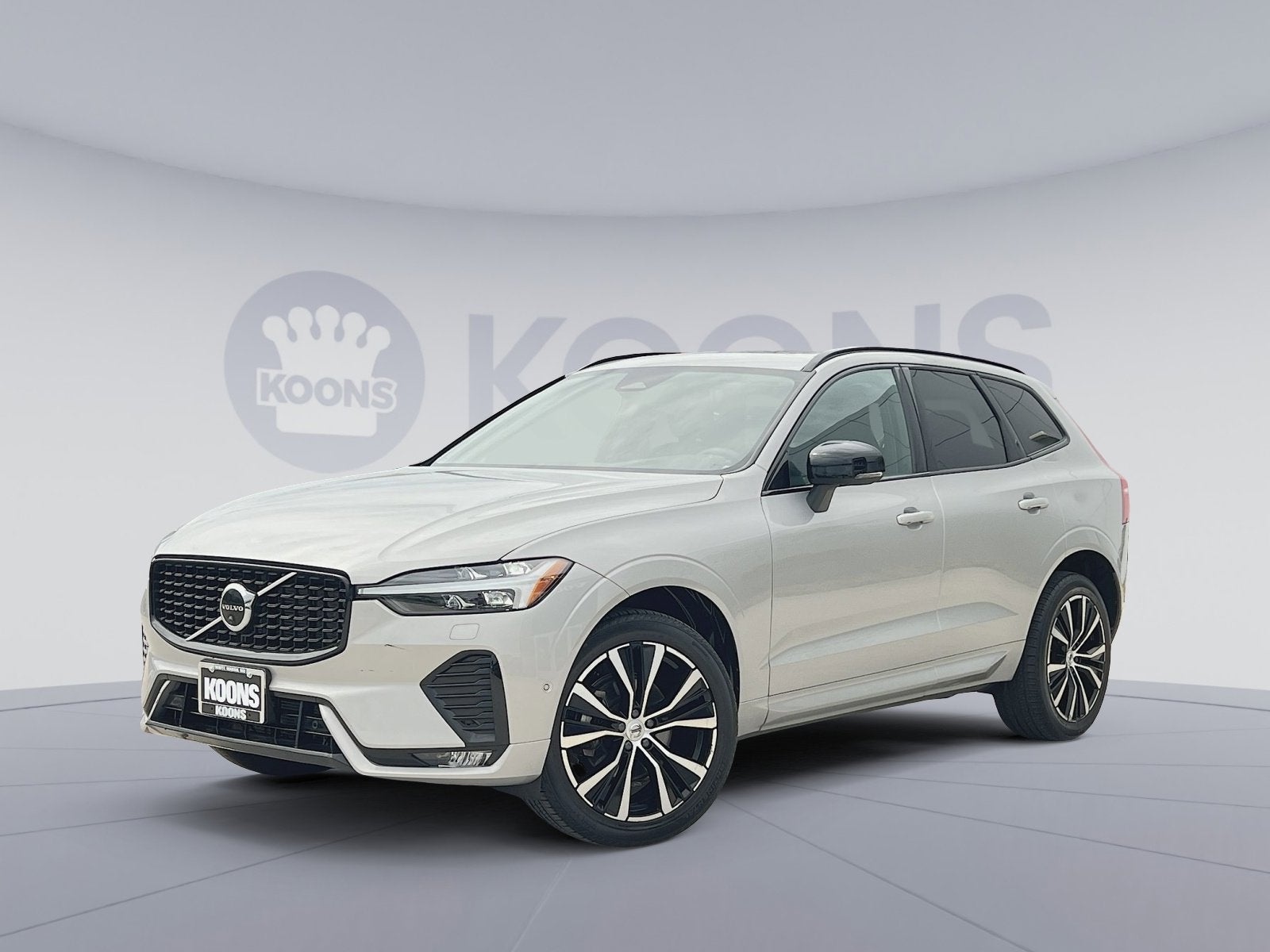 2023 Volvo XC60 B5 Plus Dark Theme