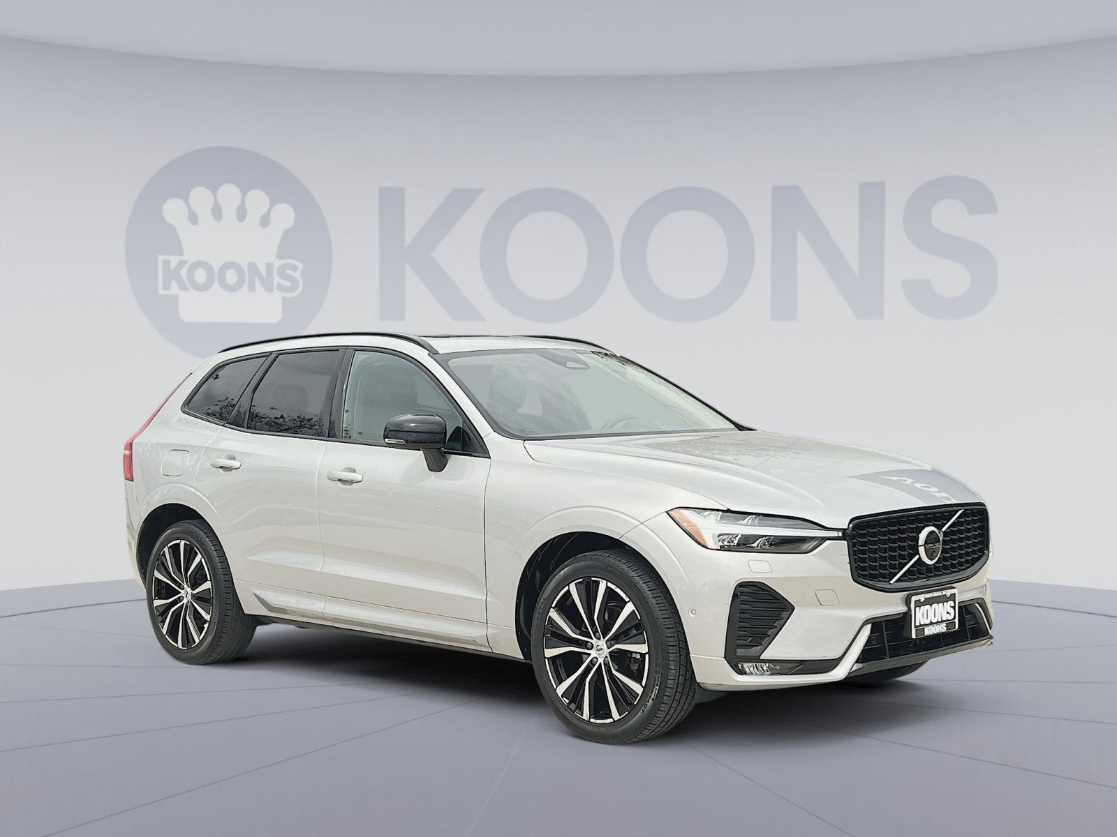2023 Volvo XC60 B5 Plus Dark Theme