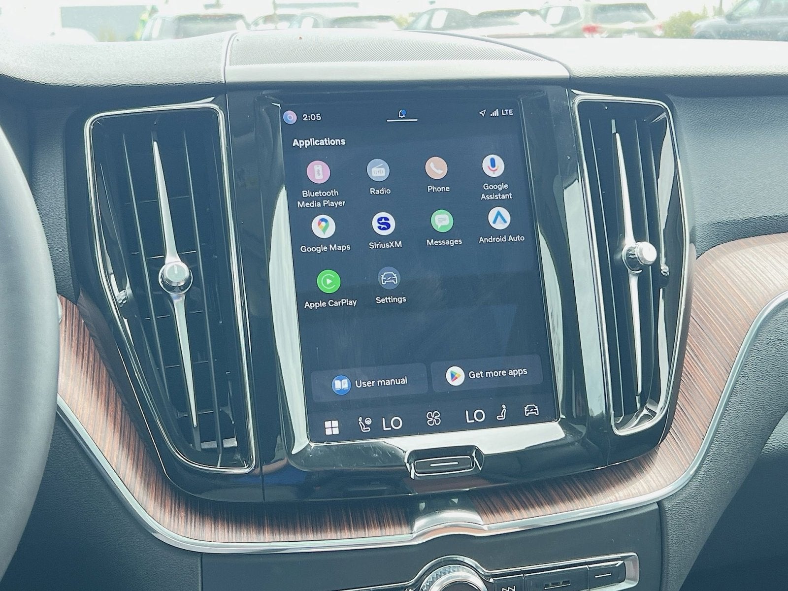 2023 Volvo XC60 B5 Plus Dark Theme