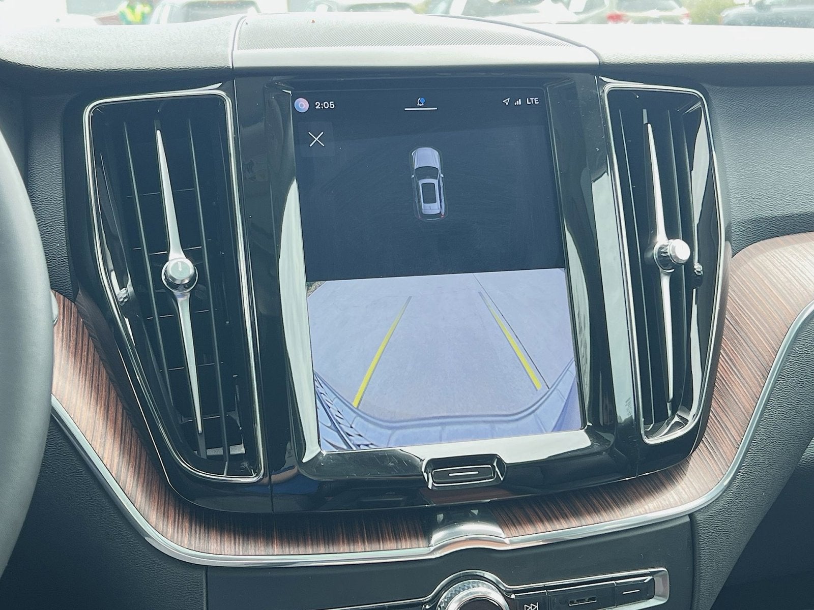 2023 Volvo XC60 B5 Plus Dark Theme