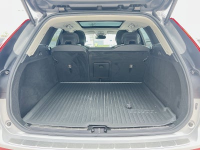 2023 Volvo XC60 B5 Plus Dark Theme