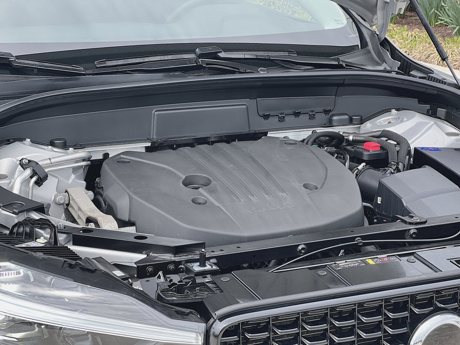 2023 Volvo XC60 B5 Plus Dark Theme