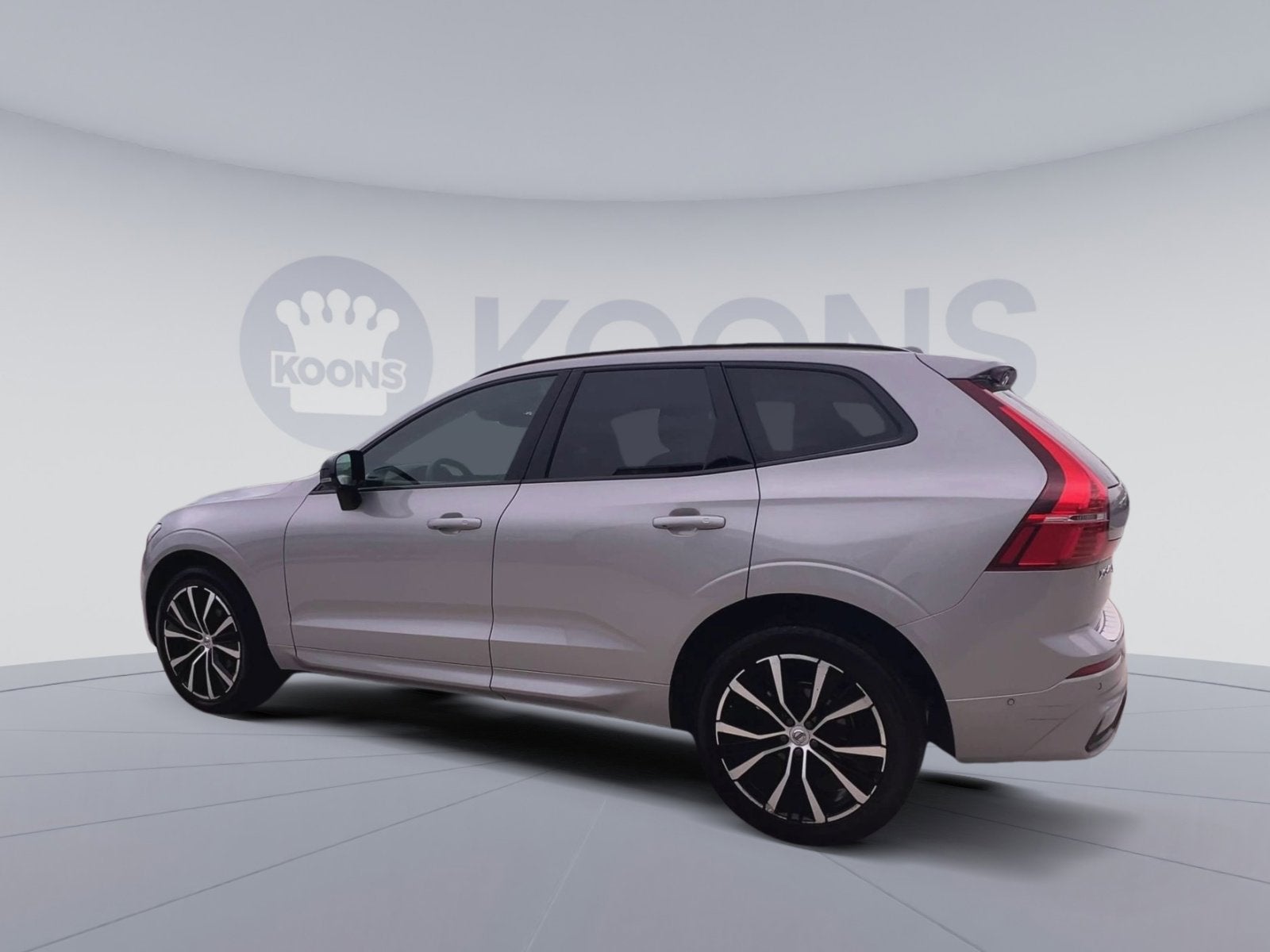 2023 Volvo XC60 B5 Plus Dark Theme