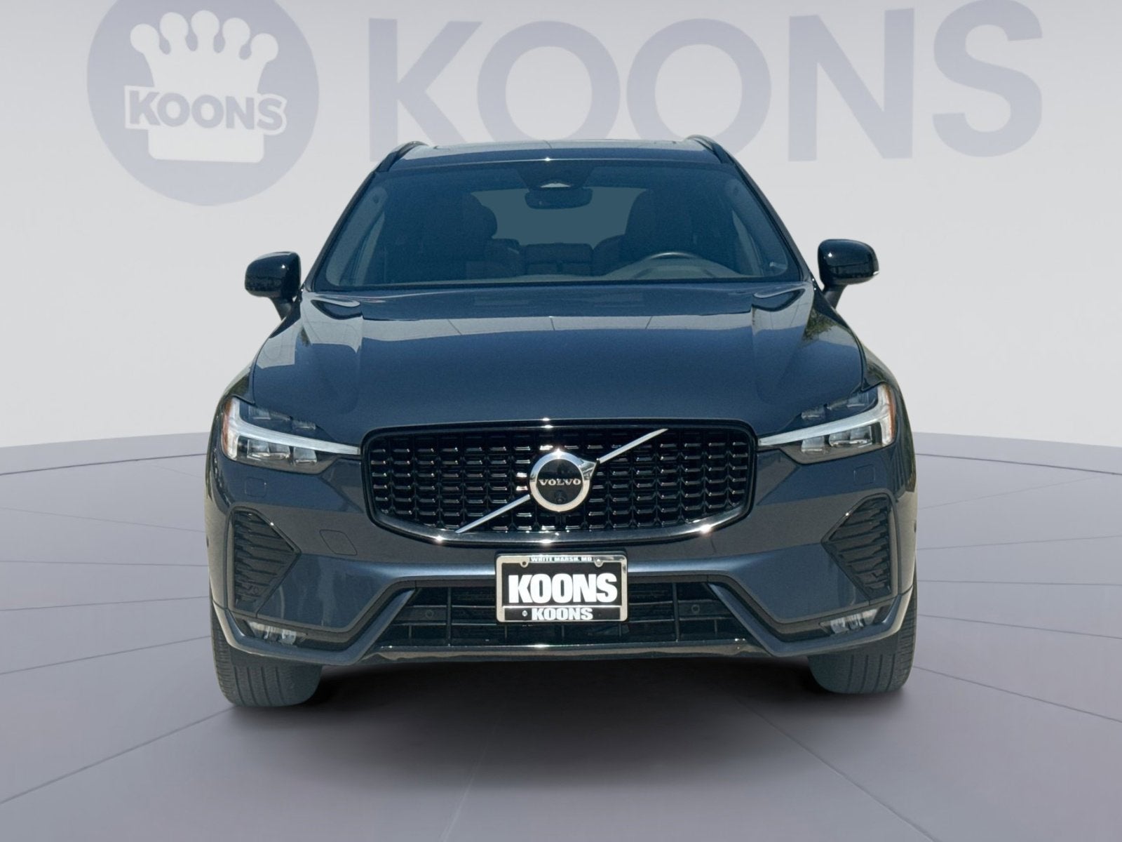 2023 Volvo XC60 B5 Plus Dark Theme