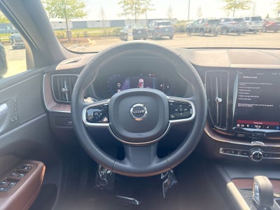 2023 Volvo XC60 B5 Plus Dark Theme