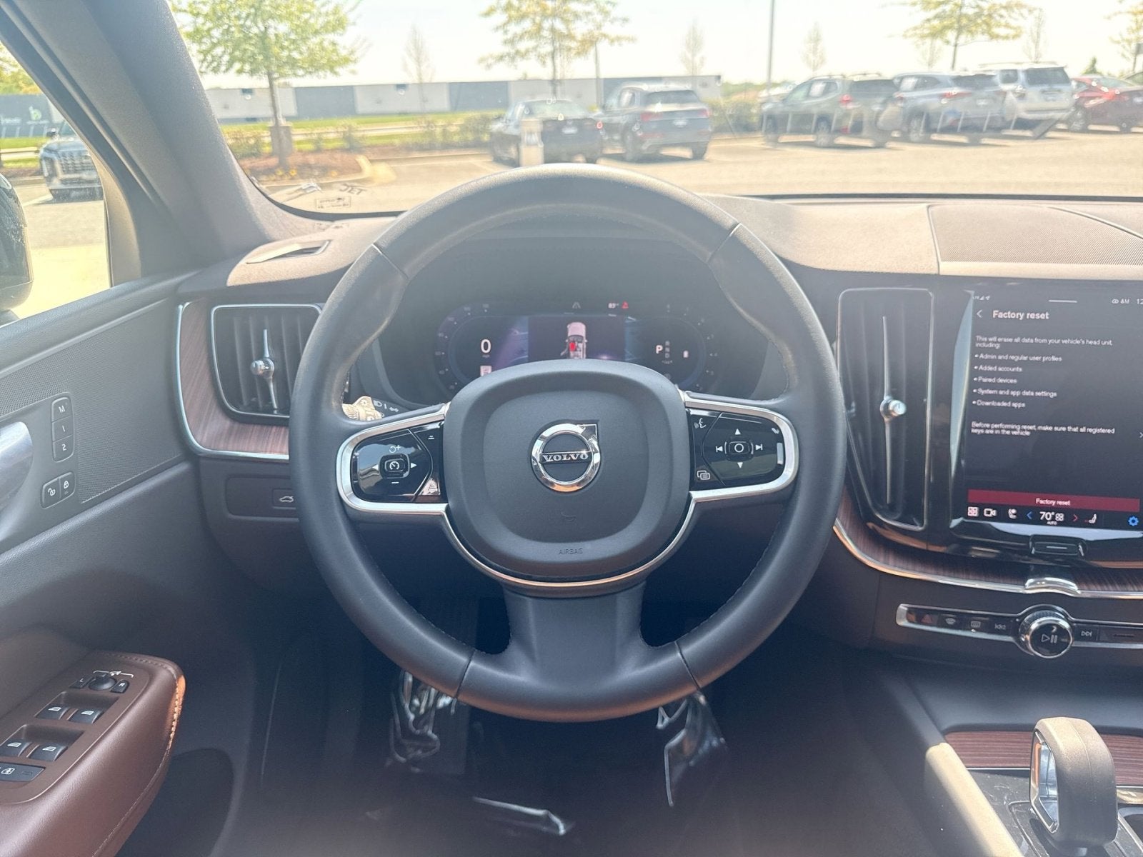2023 Volvo XC60 B5 Plus Dark Theme