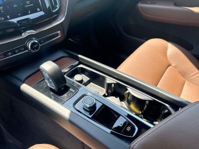 2023 Volvo XC60 B5 Plus Dark Theme