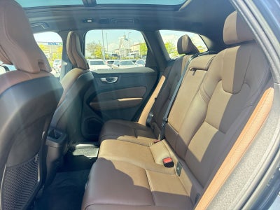 2023 Volvo XC60 B5 Plus Dark Theme