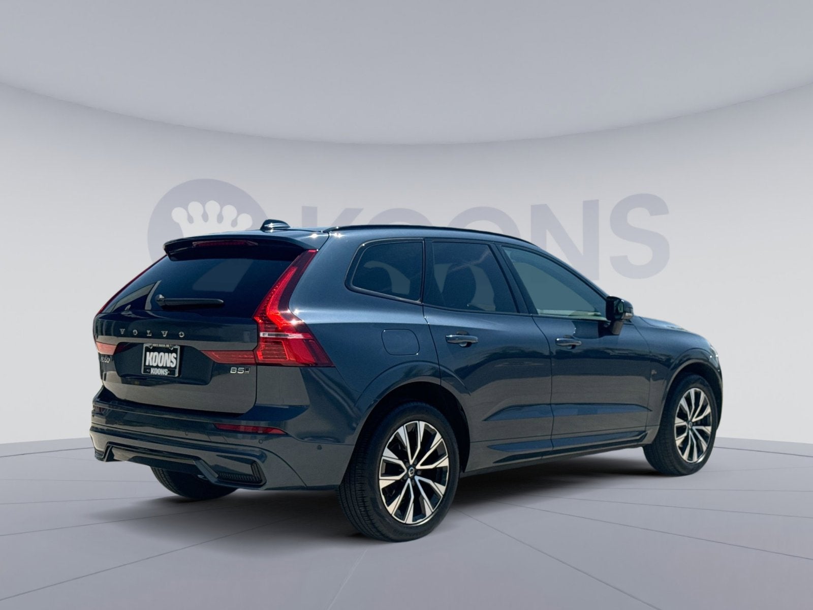 2023 Volvo XC60 B5 Plus Dark Theme