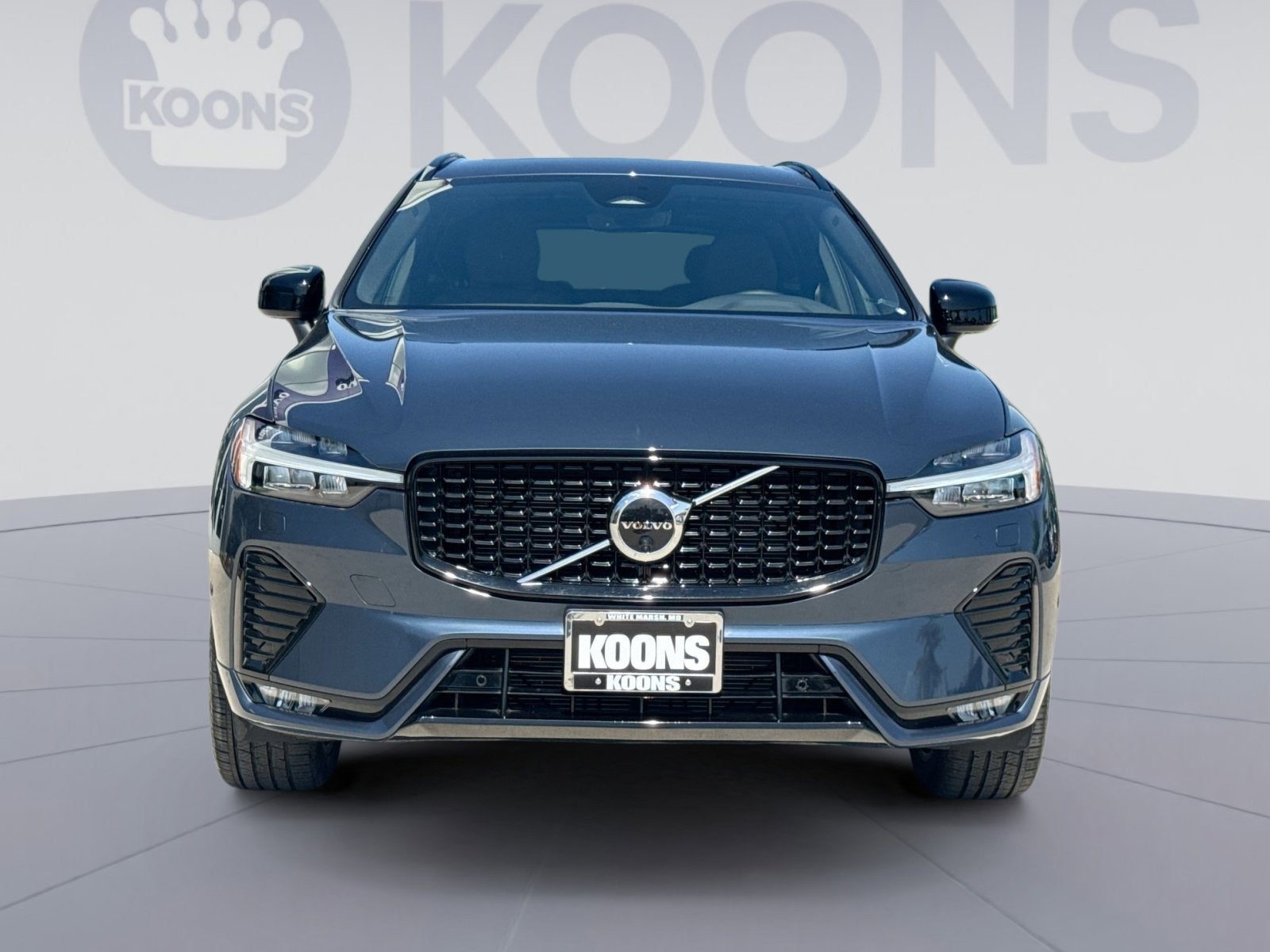 2023 Volvo XC60 B5 Plus Dark Theme