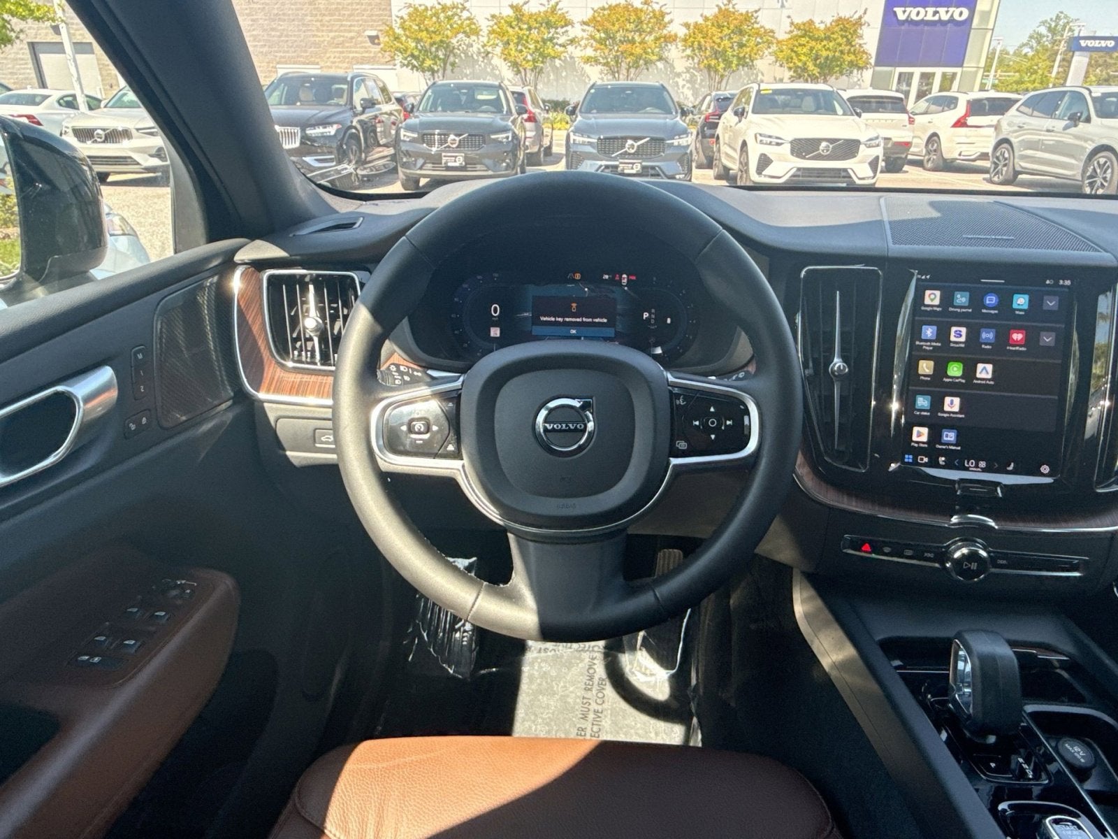 2023 Volvo XC60 B5 Plus Dark Theme