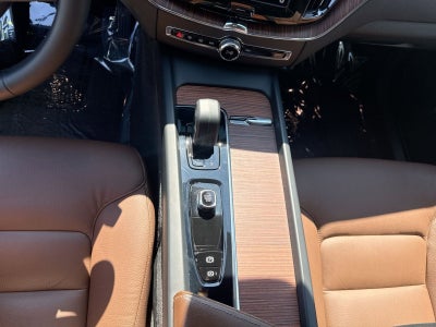 2023 Volvo XC60 B5 Plus Dark Theme