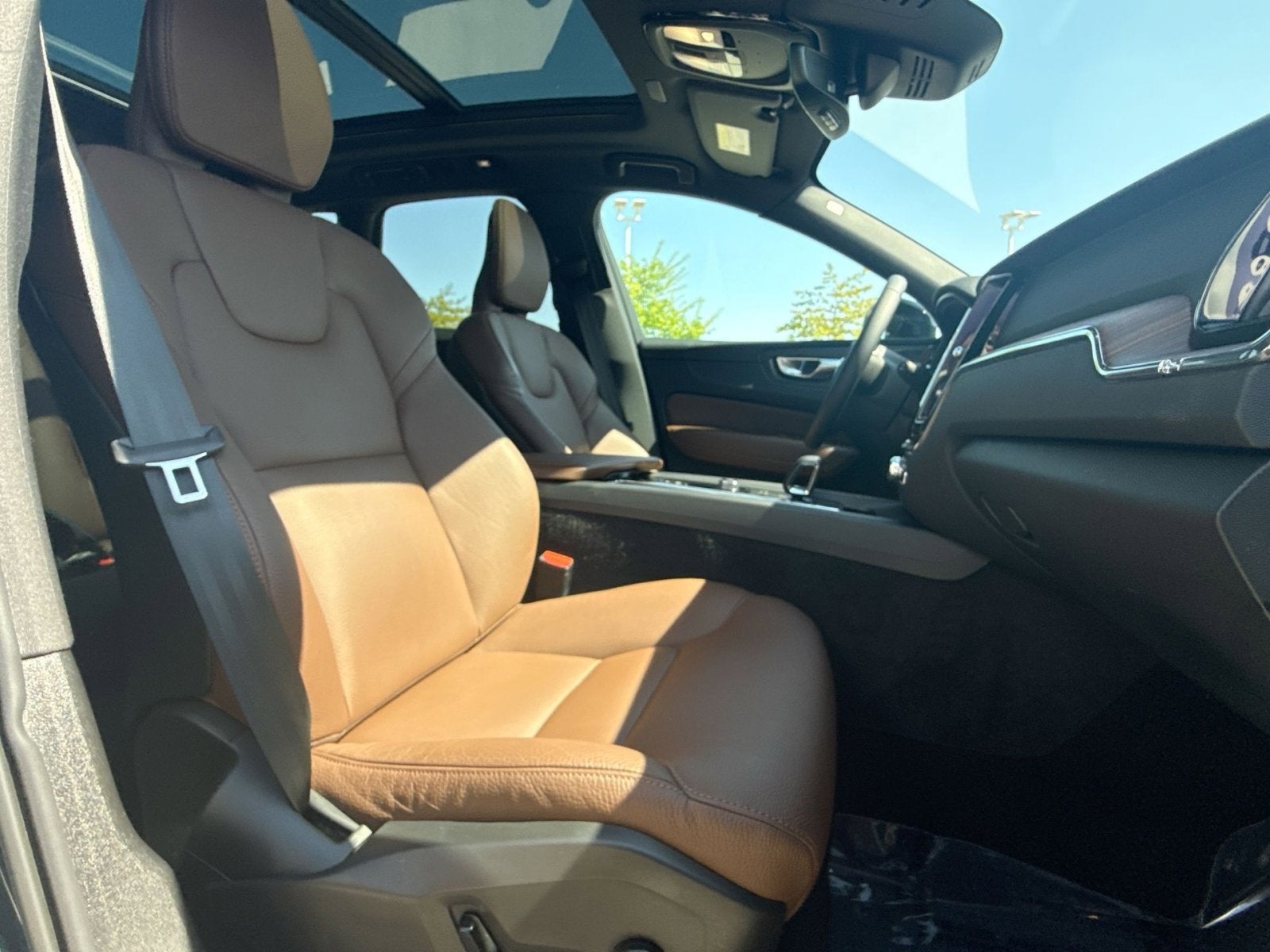 2023 Volvo XC60 B5 Plus Dark Theme