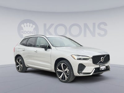 2023 Volvo XC60 B5 Ultimate Dark Theme