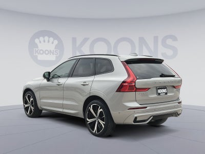 2023 Volvo XC60 B5 Ultimate Dark Theme