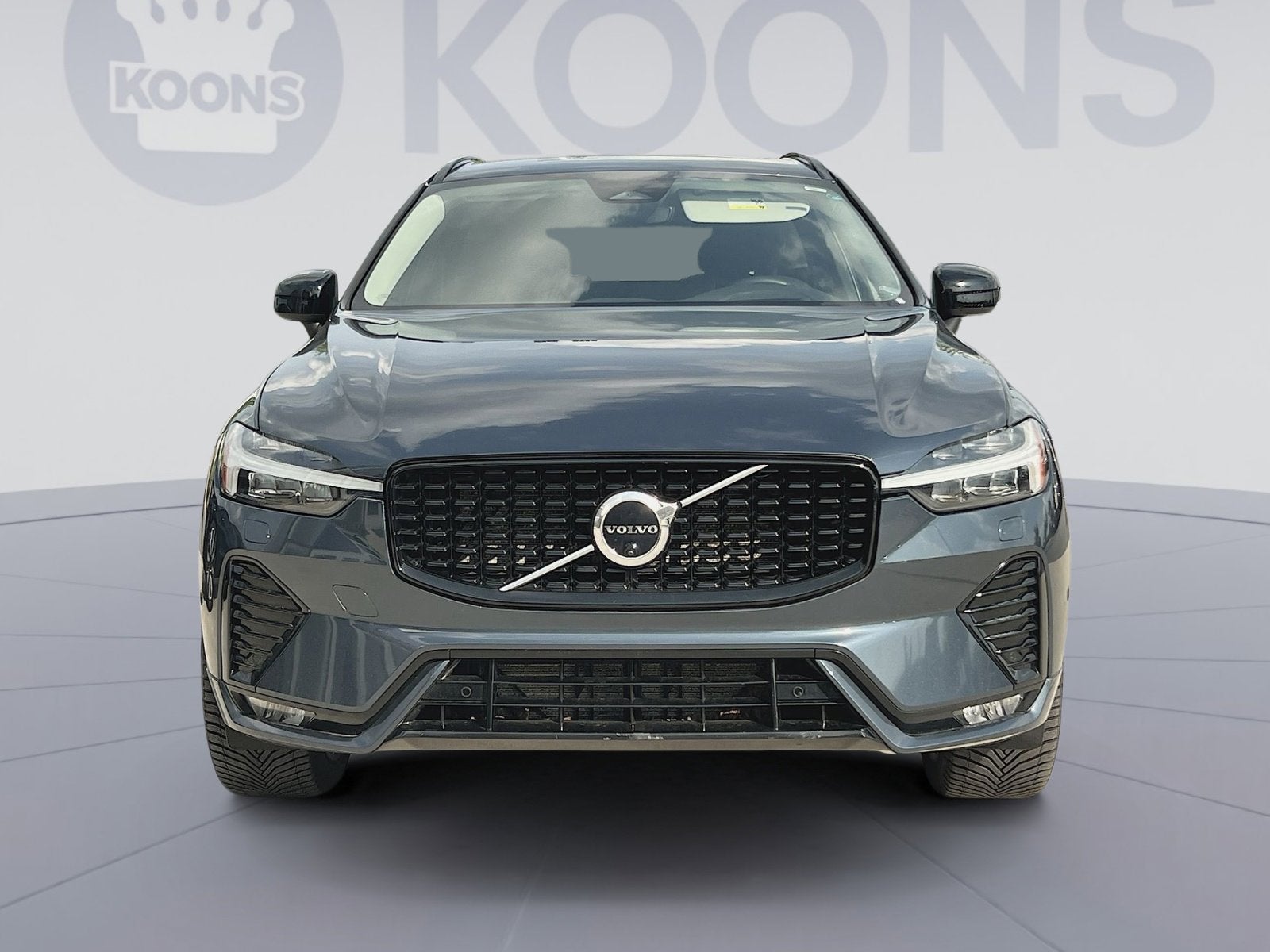 2023 Volvo XC60 B5 Ultimate Dark Theme