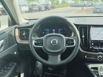 2023 Volvo XC60 B5 Ultimate Dark Theme