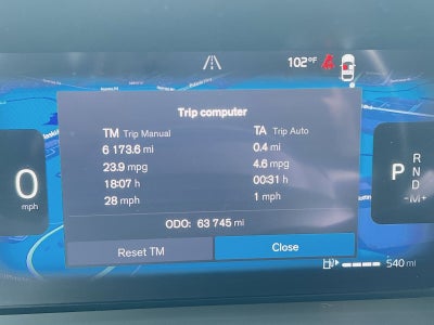 2023 Volvo XC60 B5 Ultimate Dark Theme