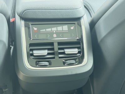2023 Volvo XC60 B5 Ultimate Dark Theme