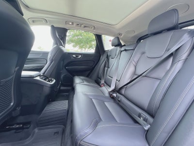 2023 Volvo XC60 B5 Ultimate Dark Theme