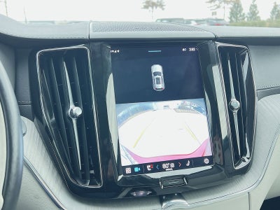 2023 Volvo XC60 B5 Ultimate Dark Theme