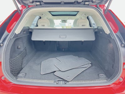 2023 Volvo XC60 B5 Ultimate Dark Theme