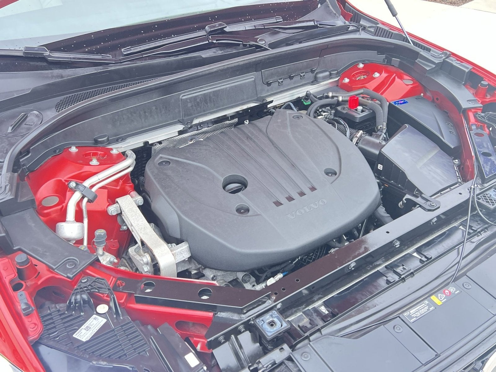 2023 Volvo XC60 B5 Ultimate Dark Theme