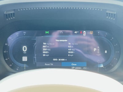 2023 Volvo XC60 B5 Ultimate Dark Theme