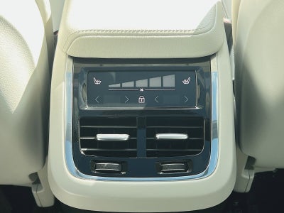 2023 Volvo XC60 B5 Ultimate Dark Theme