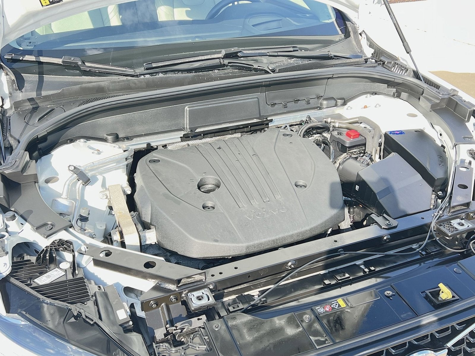 2023 Volvo XC60 B5 Ultimate Dark Theme