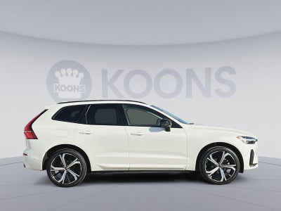2023 Volvo XC60 B5 Ultimate Dark Theme